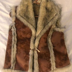 🎄Faux Fur/Suede reversible vegan vest